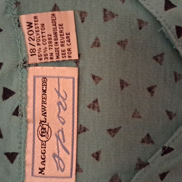Maggie Lawrence Sport, size 18/20W, green top - Picture 2 of 3